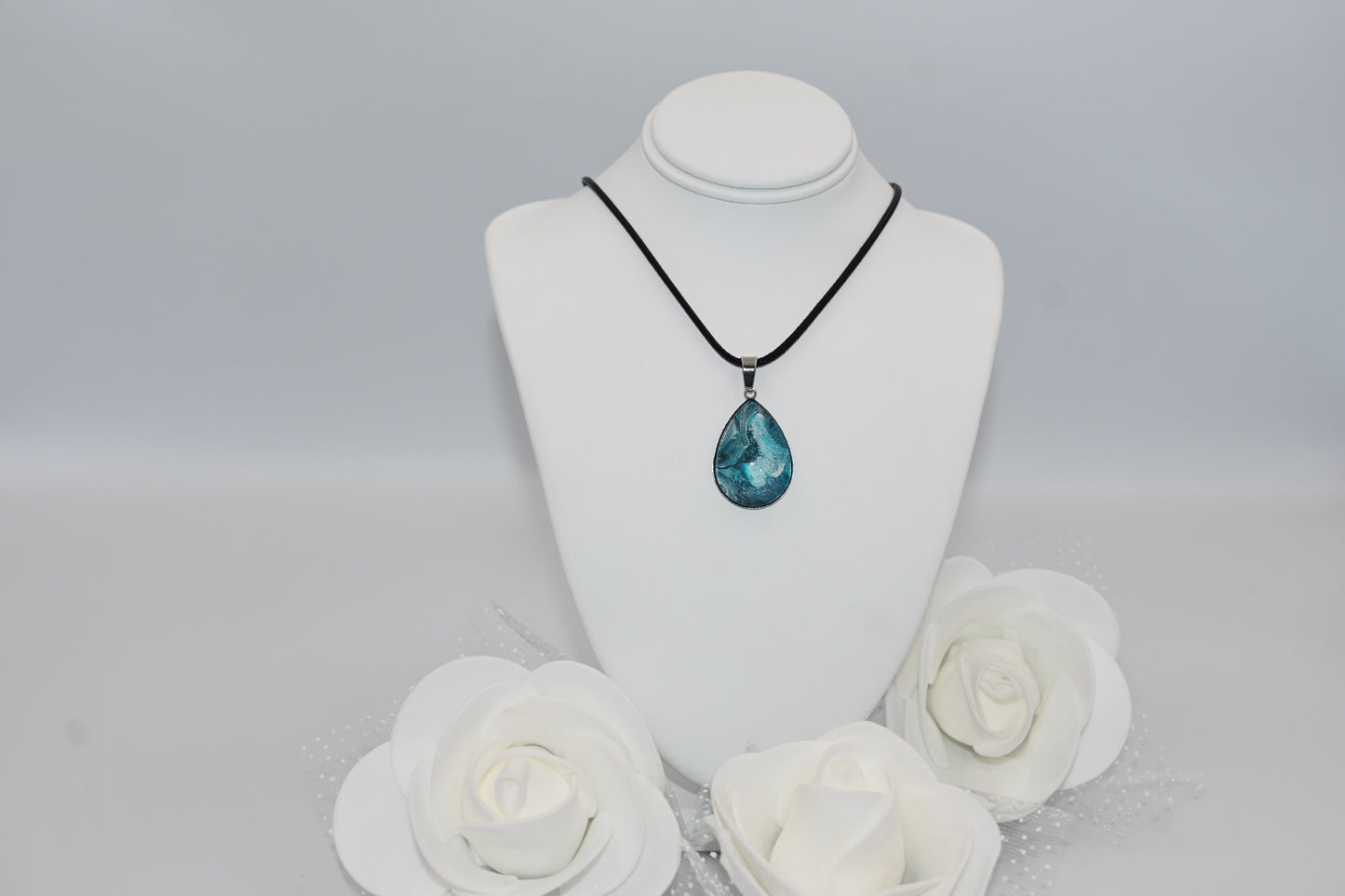 Une goutte d'eau dans la mer | Pendentif