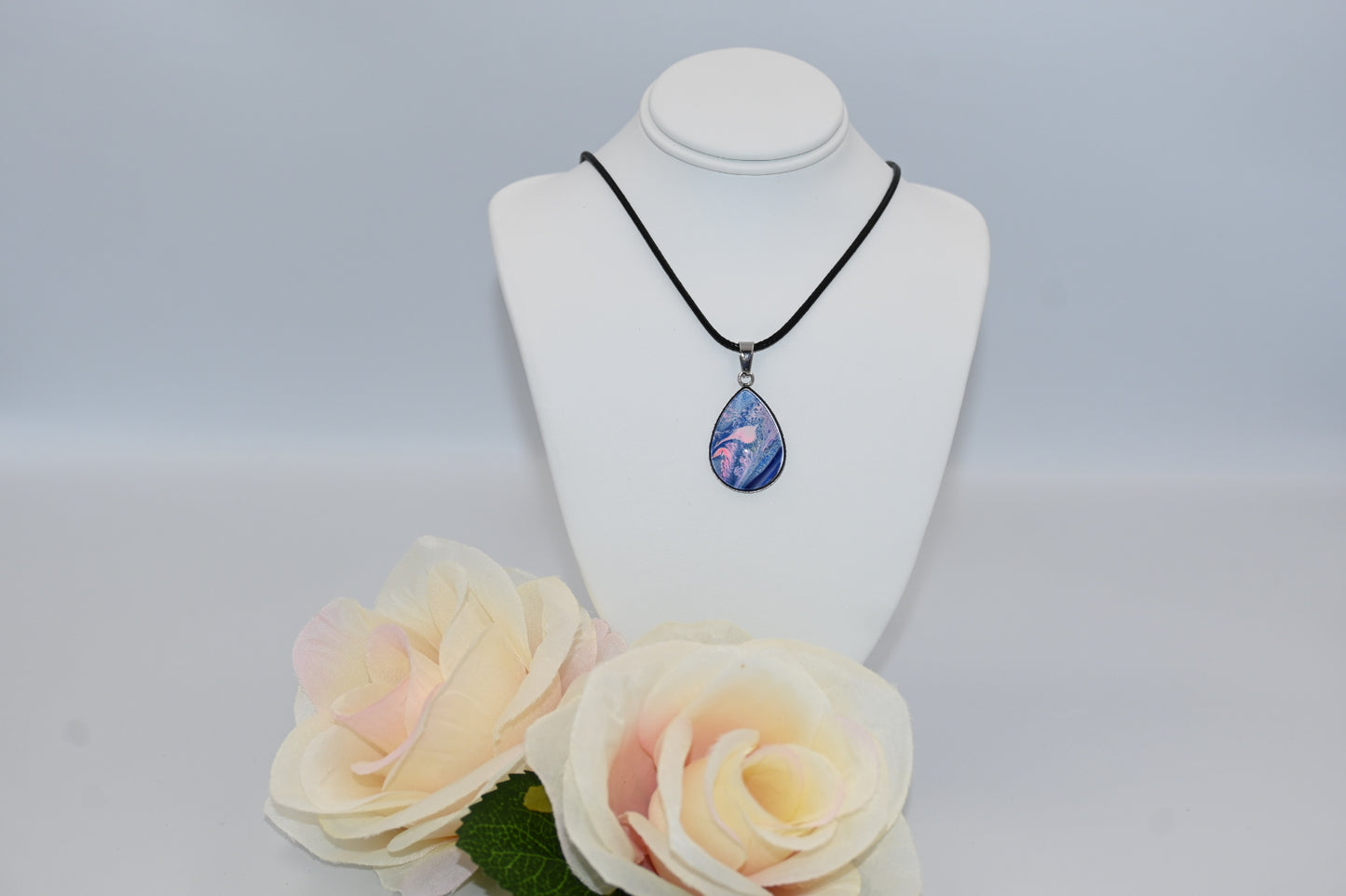Une fleur sur soi | Pendentif